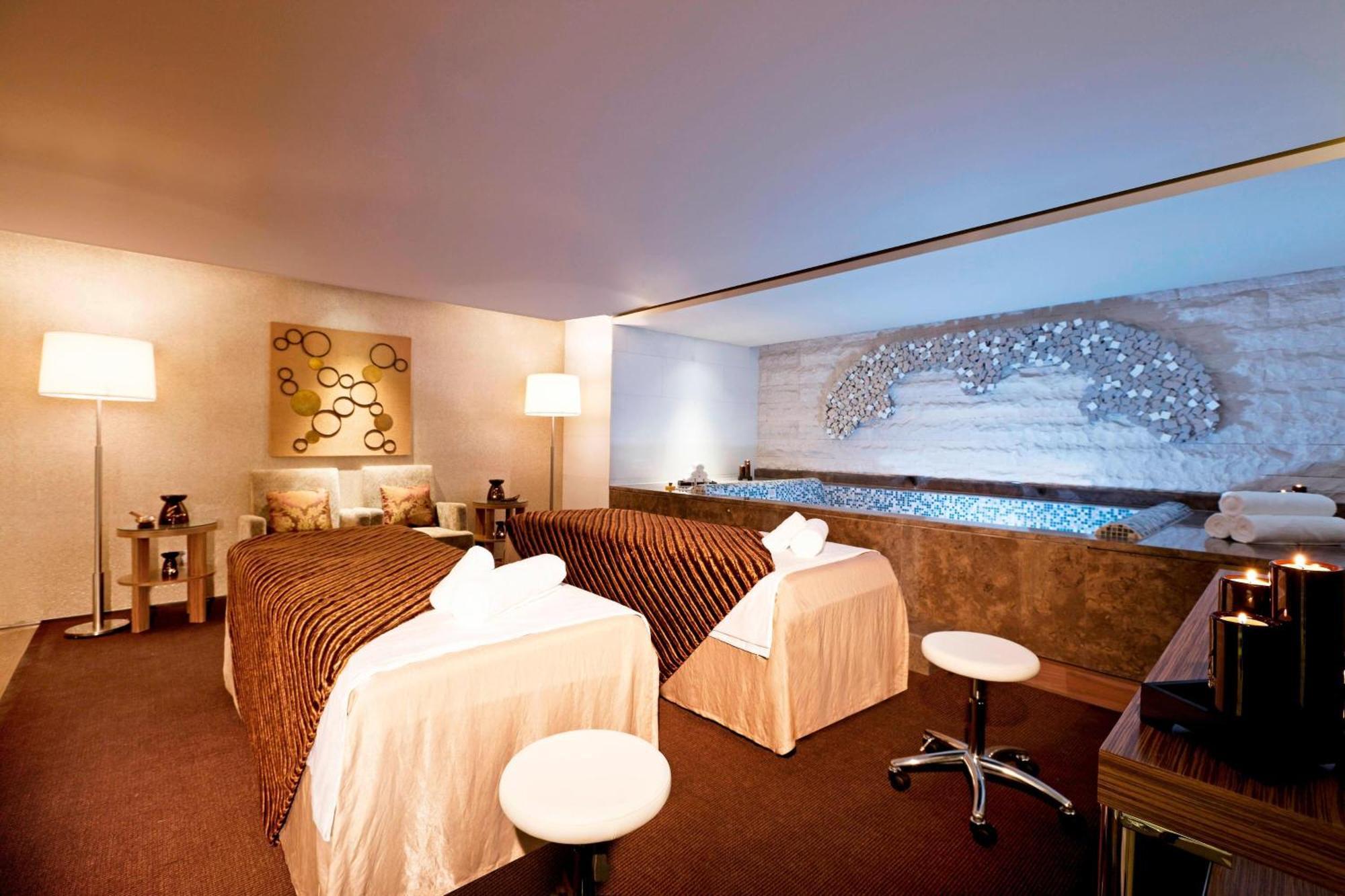 Sheraton Grand Dongcheng Hotel 5*